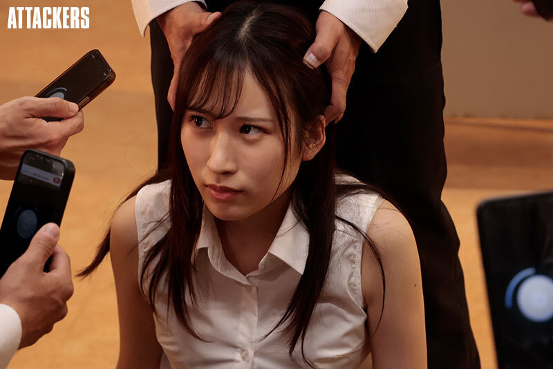 朝宮ラナ(朝宫来奈)作品SAME-175发布!一片限定!170公分大长腿的赛车皇后加写真偶像被催眠轮奸了!