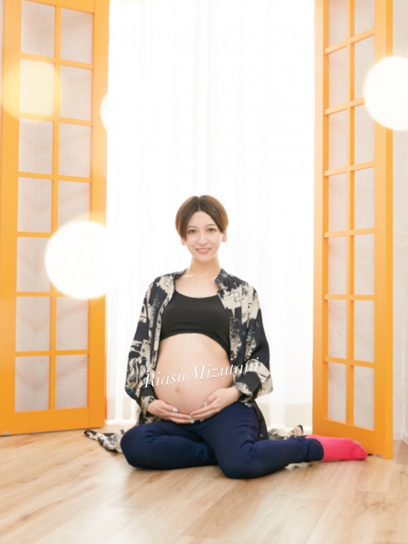 震惊!AV女优兼翻译家的她竟然要生小孩了!