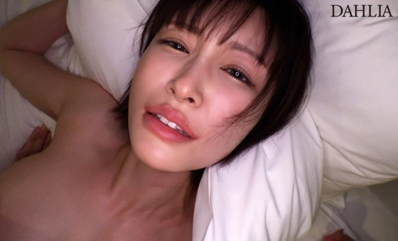 角奈保作品DLDSS-393发布!謎の専属?神乳素人?片商DAHLIA的神Body竟然是她!