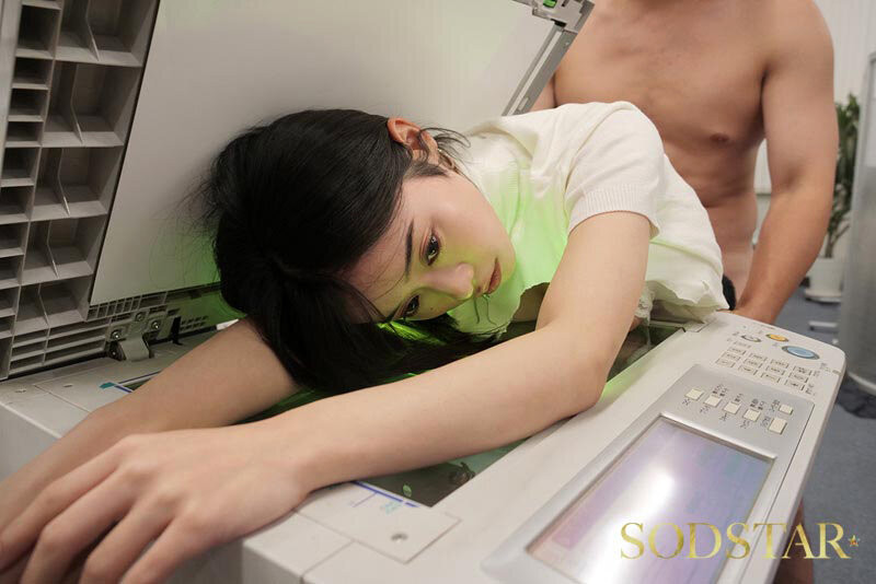 MINAMO作品START-265发布!被流浪汉恶搞!她中了时间停止器!