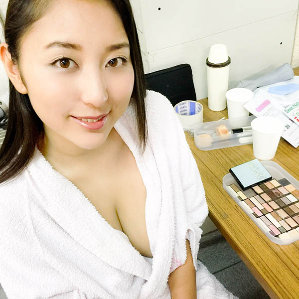 最新推荐!H Cup巨乳女优《相内司》精选作品介绍……