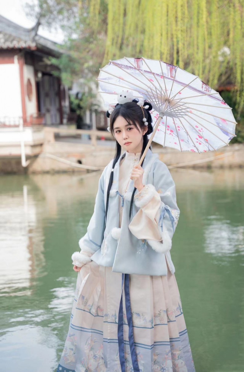 作品停了社群荒废了、小坂七香现在的状况是?