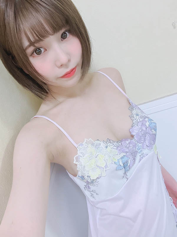 最新推荐!H CUP原石巨乳妹《月乃雏》最新作品介绍……