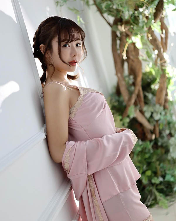 最新推荐!E奶纤腰小只马《栗山莉绪》精选作品介绍……