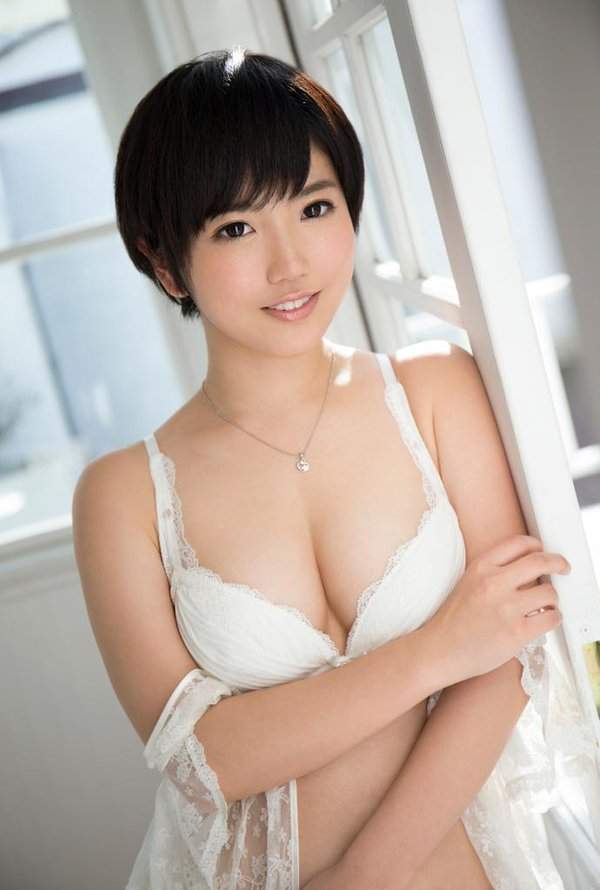 最新推荐!纯真系短发美少女《柚木彩花》精选作品介绍……