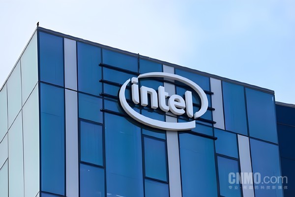 英特尔 断臂求生?曝英特尔正考虑剥离网络和边缘计算部门