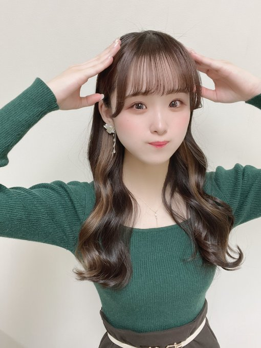 (FC2-PPV-4673073)解密!那位被无码卖家捕获、第一次在大家面前脱光衣服的主播是?