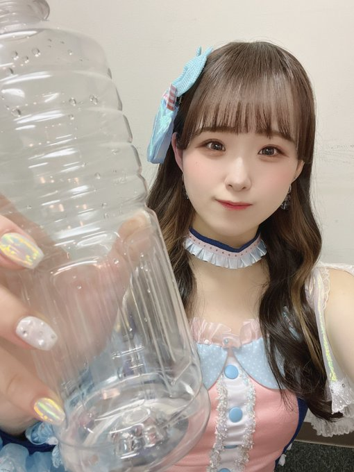 (FC2-PPV-4673073)解密!那位被无码卖家捕获、第一次在大家面前脱光衣服的主播是?