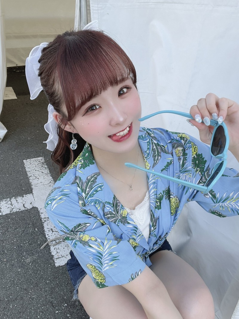 (FC2-PPV-4673073)解密!那位被无码卖家捕获、第一次在大家面前脱光衣服的主播是?