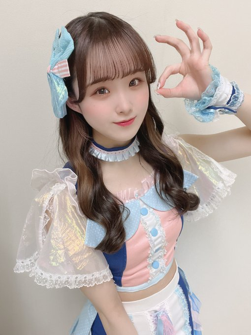 (FC2-PPV-4673073)解密!那位被无码卖家捕获、第一次在大家面前脱光衣服的主播是?