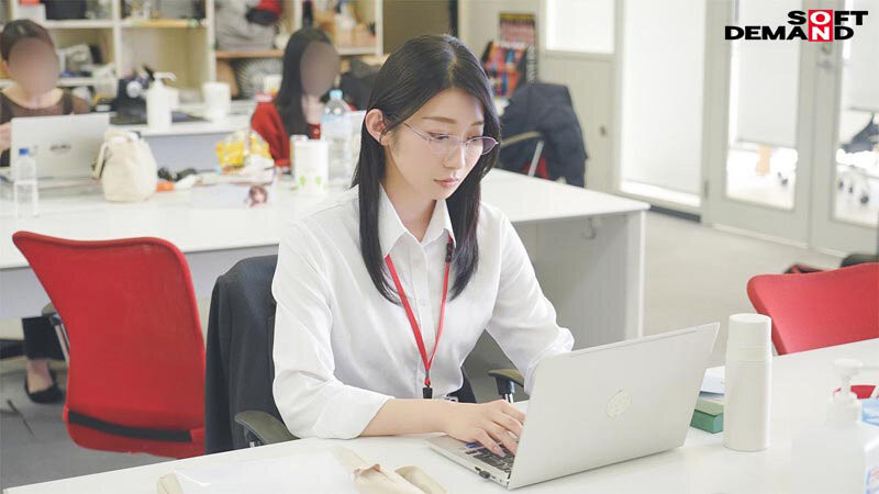 被当做秘密武器的女子社员其实是无码大王!