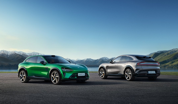 雷军缺席 粤港澳小米汽车展台依旧爆满 YU7又成了？