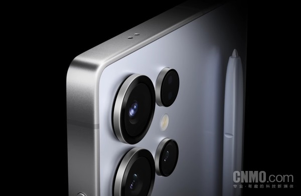 三星S25 Ultra 士兵用S25 Ultra挡下致命弹片!三星承诺将免费维修