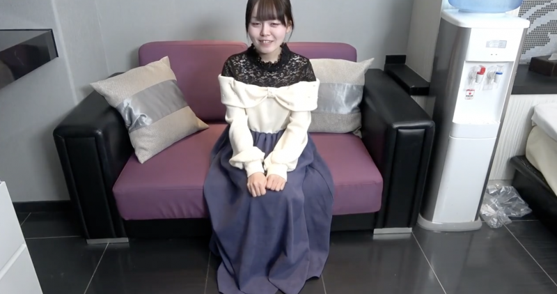 解密!那位被无码卖家捕获的娇小嫩屄可爱妹子是?