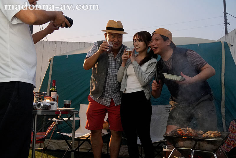 広瀬ゆり(广濑百合)作品JUQ-976发布!前主播人妻强制参加社区露营,只有自己是女的惨遭轮奸中出