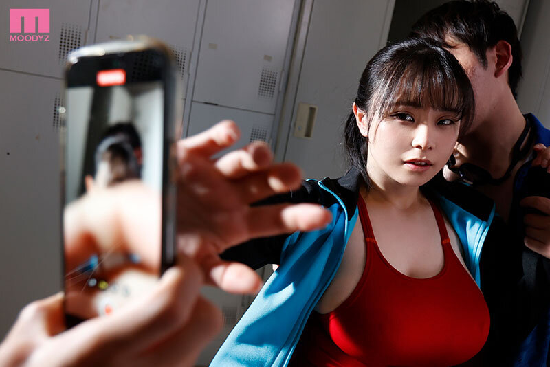 中山ふみか(中山文香)作品MIDV-968发布!游泳女教师在更衣室自慰被抓包,为封口沦为全游泳社肉便器