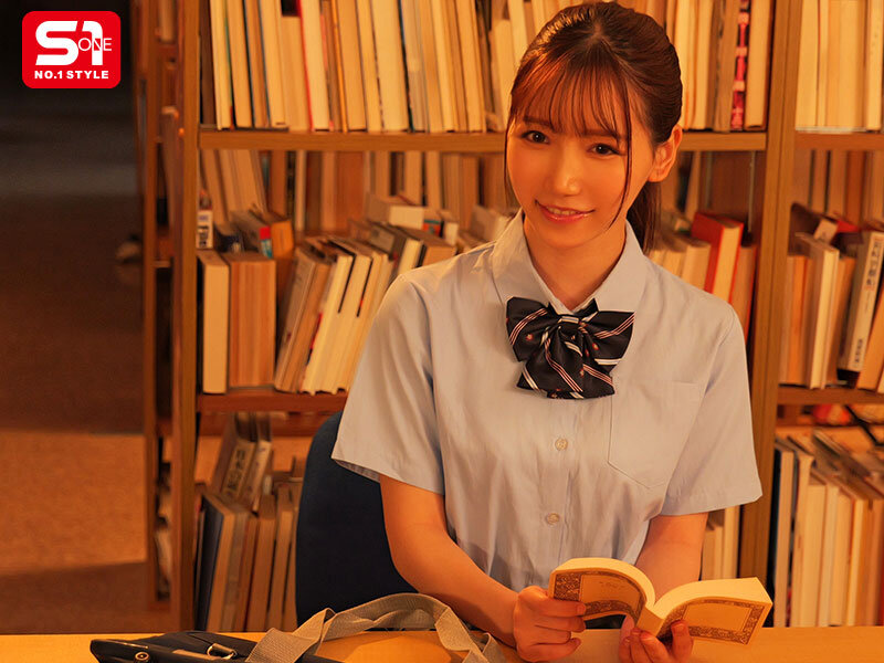 三田真鈴(三田真铃)作品SONE-485发布!搭电车遇到F奶极品制服美少女,凹凸有致的曲线让人忍不住犯规了…