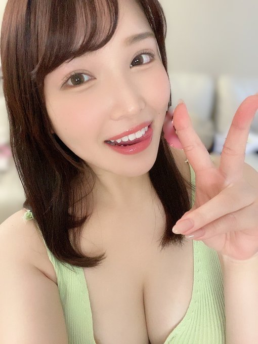 美波汐里出道作品番号及封面,美波汐里个人简介