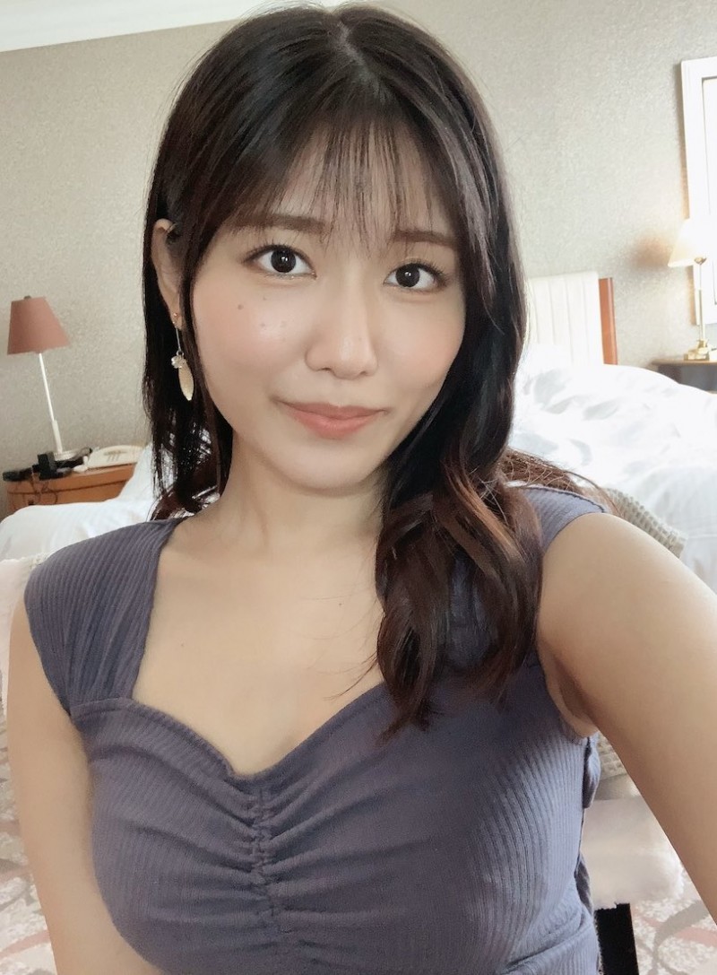 网发文求推荐「超享受性爱的女优」,底下贴文狂推「E奶的她」!