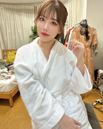 就爱做自己!香港正妹网红素海霖下海拍AV 突传「无码片外泄」网惊呆