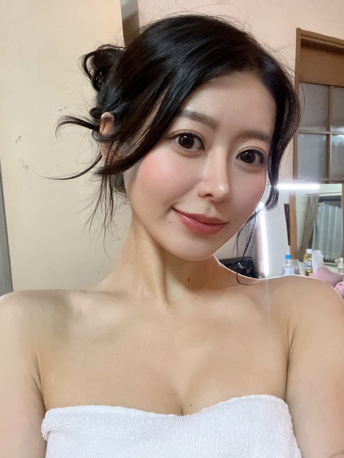 筱原伊代(篠原いよ)出道作品番号及封面,筱原伊代个人简介