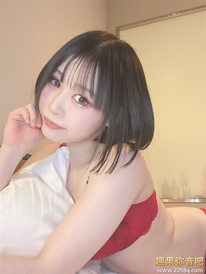 [FSDSS-448]未成年的F罩杯敏感大胸！逢月日葵（逢月ひまり）一出道就骑到吉村卓头上！