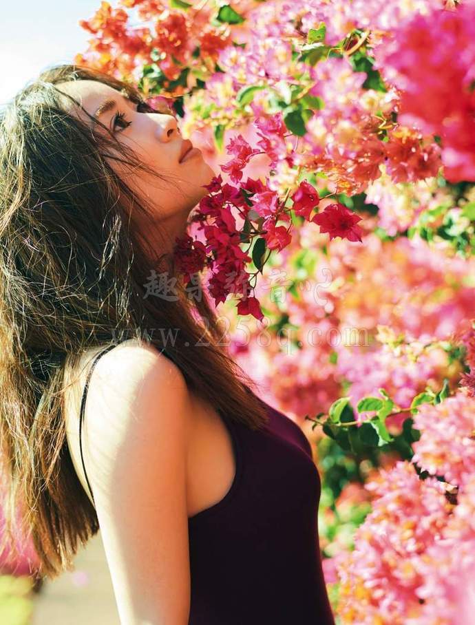 泉里香发布第二本写真集《Madeira》,久违了真人版娜美