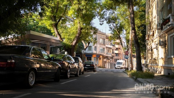 荷兰居民操纵谷歌地图“封路” 伪造信息独占停车位 荷兰居民操纵谷歌地图“封路” 伪造信息独占停车位