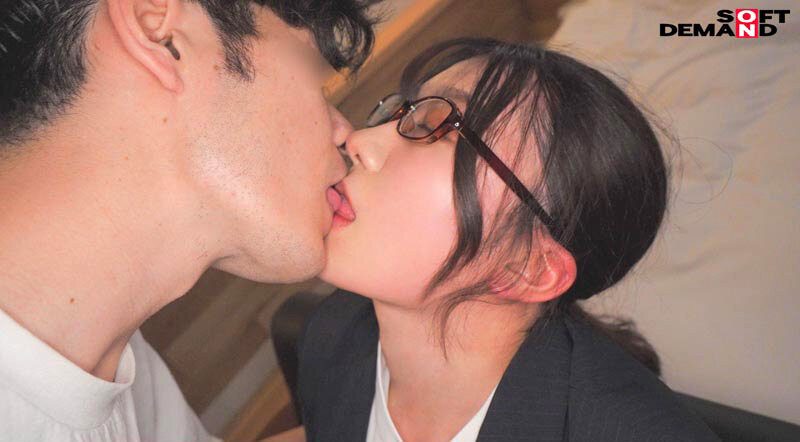 佐藤白花出道作品MOGI-141发布!因为要还助学贷款⋯所以拥有色情漫画超强Body的她下海了!