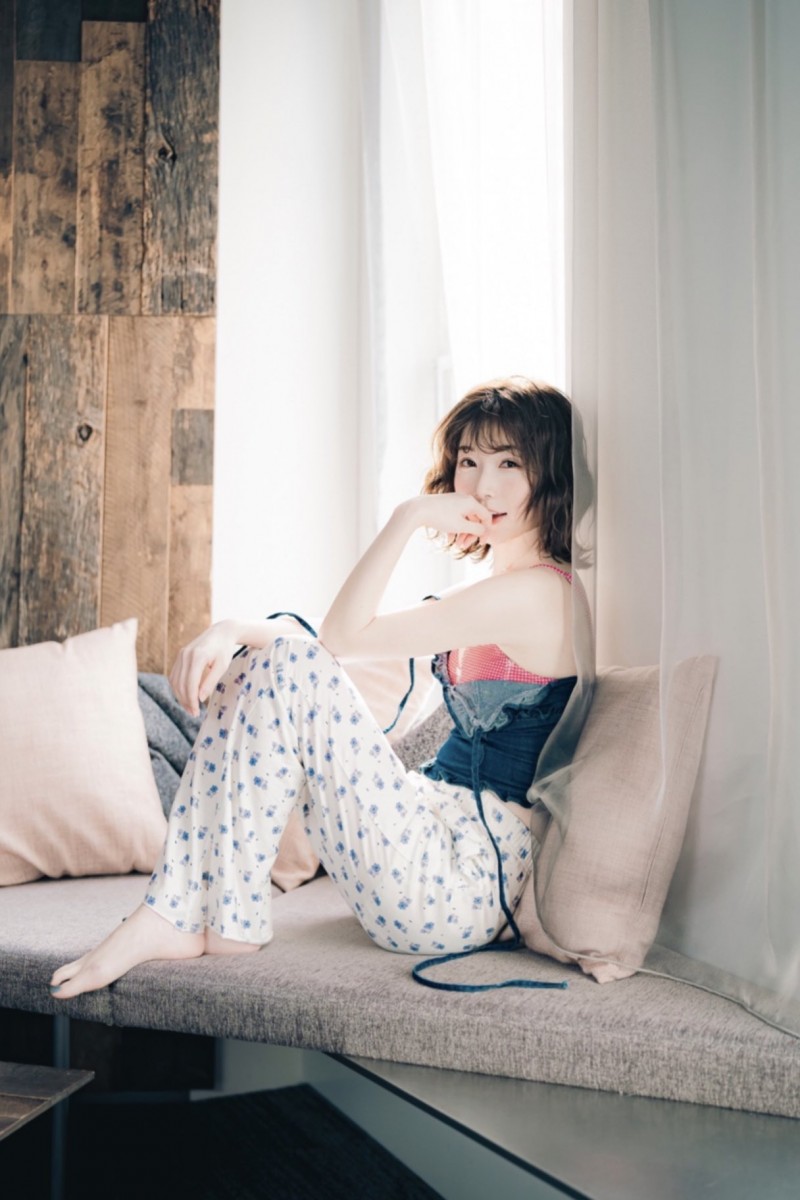 就在出道三周年、曾在FC2下马的美白超新星不玩了!