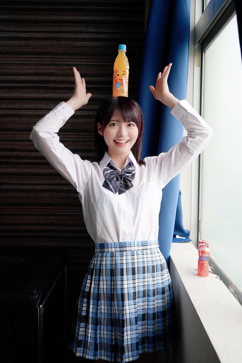 比波多野结衣和上原亚衣更贵!東條なつ(东条夏)的摄影会创天价!