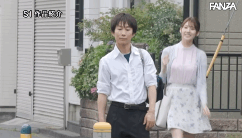 楓ふうあ(枫富爱)小学五年级就开始看A片,拍出道作时的感觉是⋯