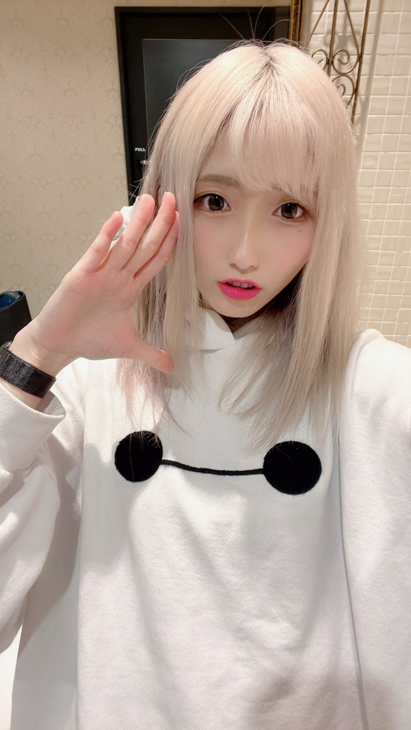 2岁被弃养、为了躲妈妈成为AV女优、第一笔片酬2万円⋯若月まりあ受访全说了!