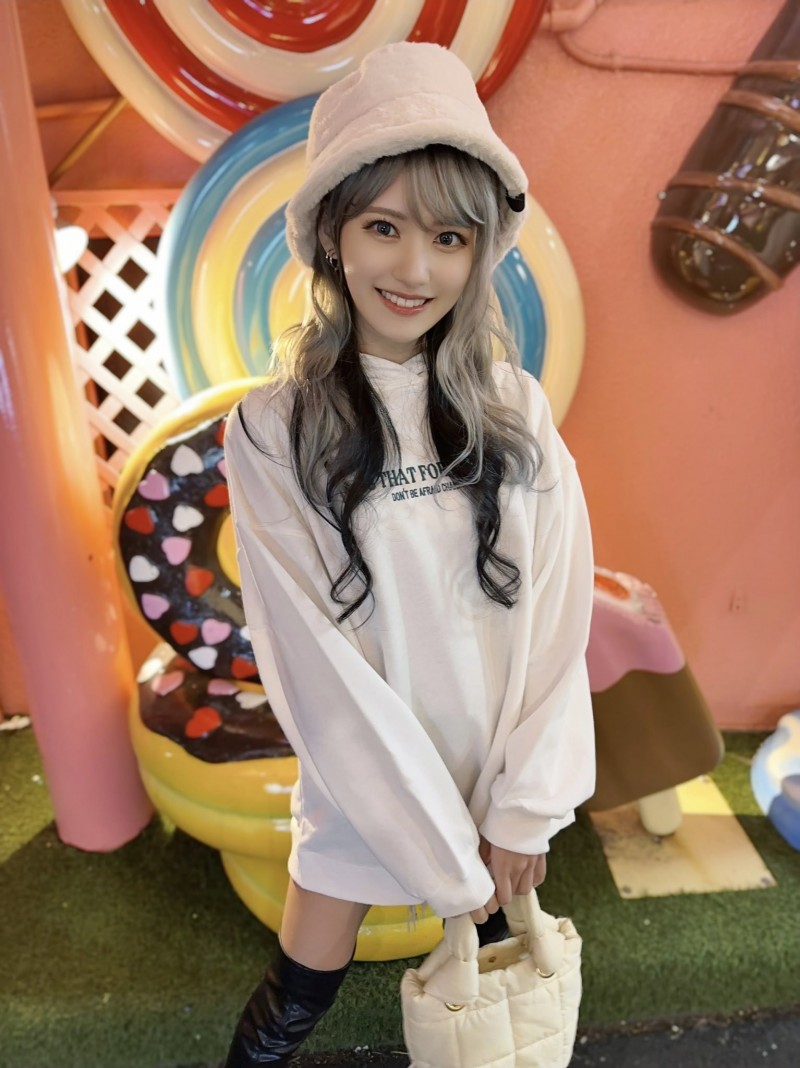 八掛うみ(八掛海)染金发了!在渋谷街头被带去中出!