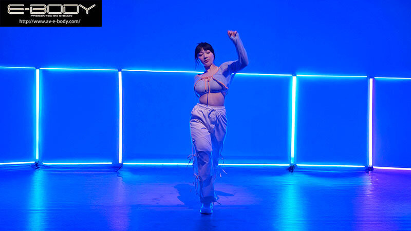 山本ことね(山本琴音)出道作品EBWH-256发布!嫩肉×筋肉!H罩杯、日本全国等级的舞者乳摇大喷水!