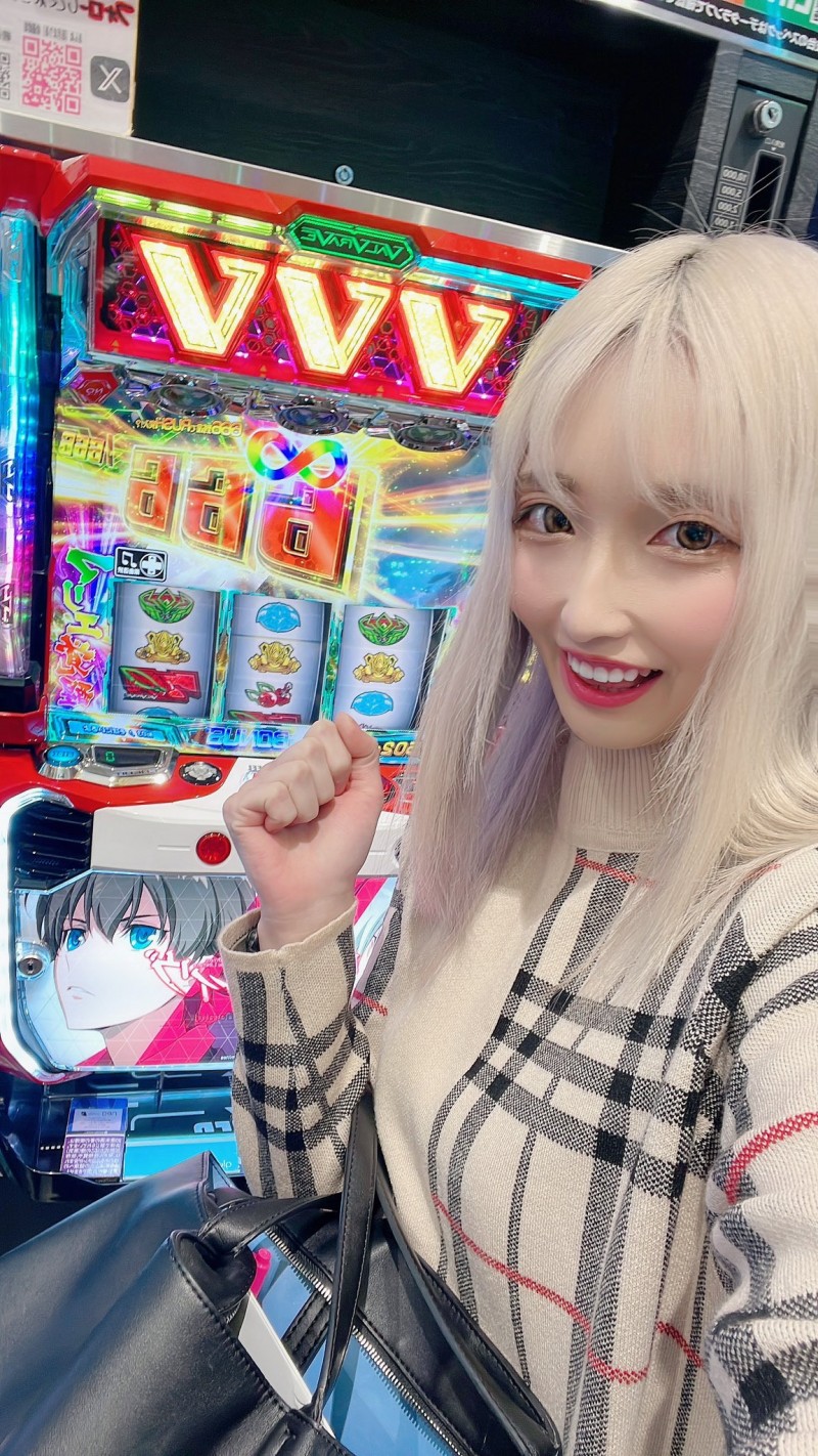 2岁被弃养、为了躲妈妈成为AV女优、第一笔片酬2万円⋯若月まりあ受访全说了!