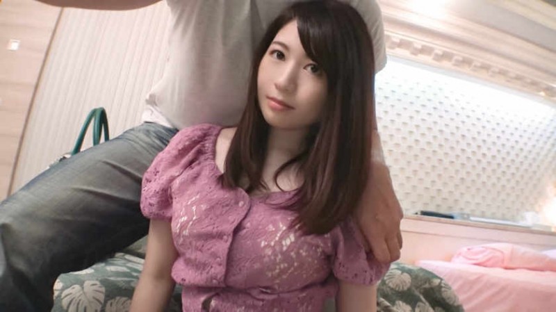 SIRO-3877同年24岁的咖啡店店员