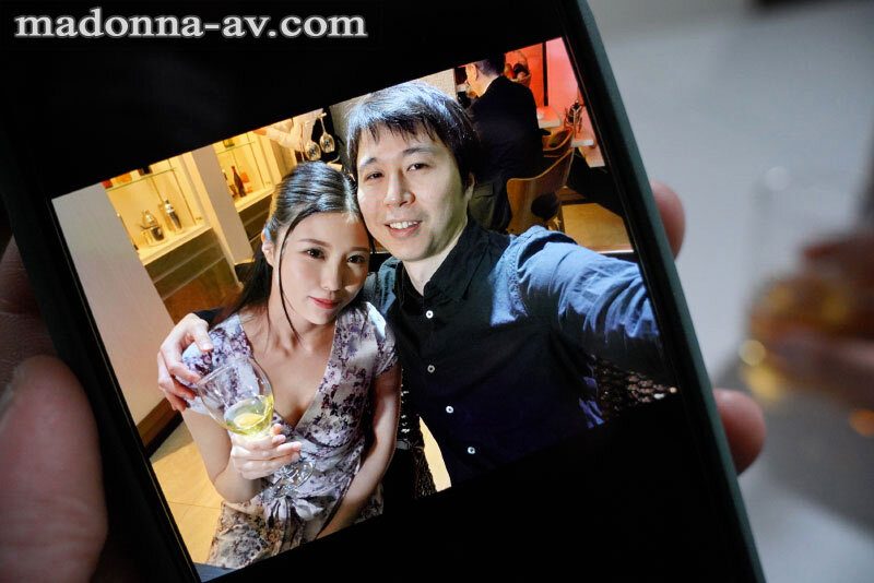 高坂ニナ(高坂妮娜)作品JUQ-047发布!「你老婆可以假装是我未婚妻吗?」漂亮老婆被好友借去用,直接变别人形状