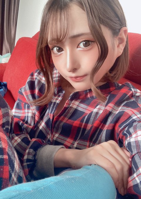 只剩抖音帐号!F罩杯白皙辣妹「明日来光」出道2个月玩完!推特宣布活动中止!