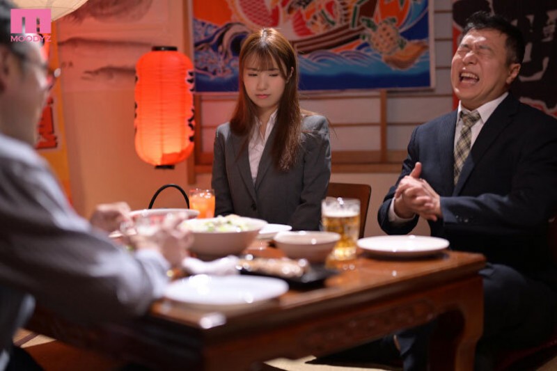 和久井美兎(和久井美兔)作品MIAA-894发布!巨乳小只马被讨厌的上司肉棒中出到狂高潮…