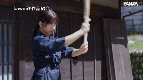 (CAWD-880)翻到爷爷的A片⋯于是她跑来东京找变态欧吉桑调教了！