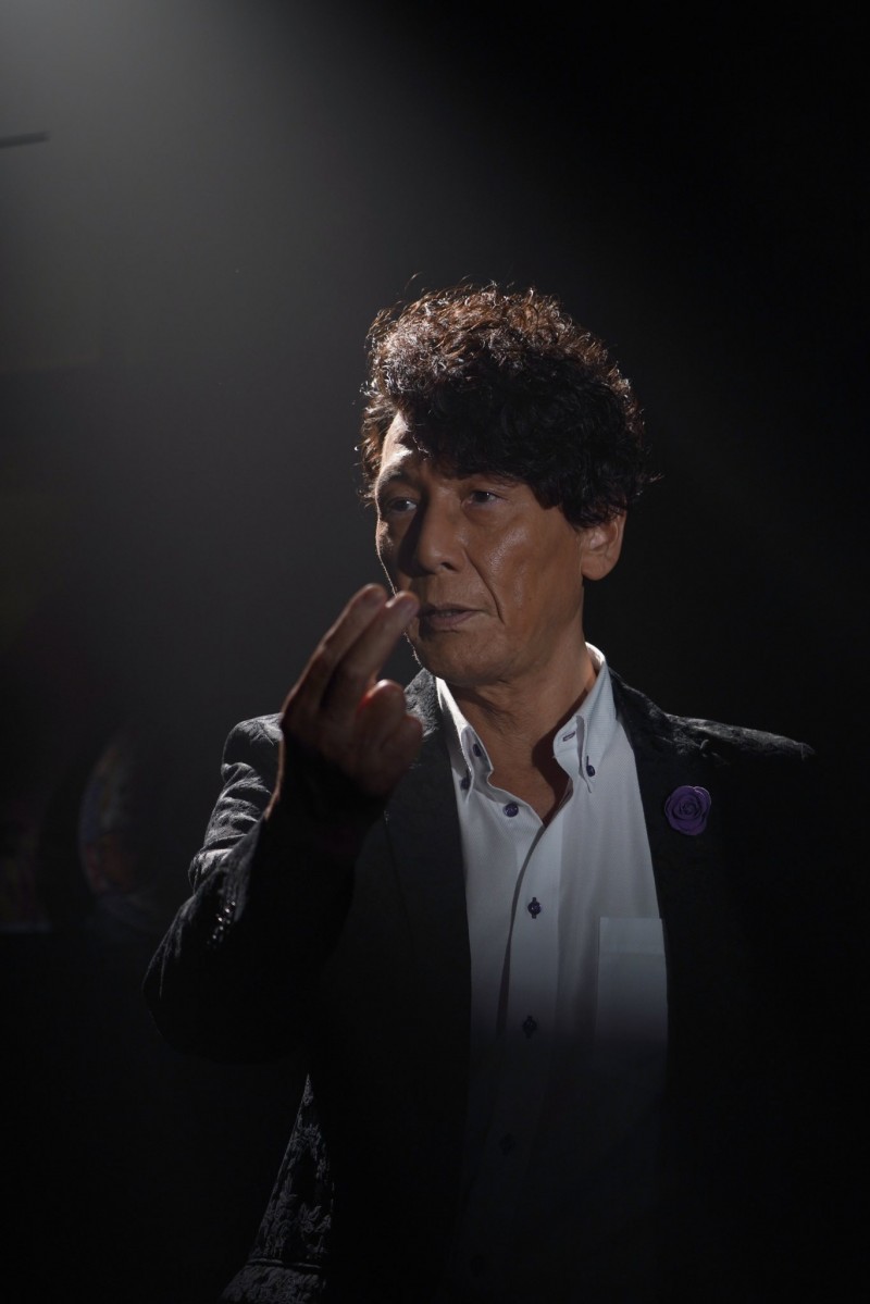 64岁加藤鹰自爆五年没做爱!实测金手指手速「20秒160下」宝刀未老