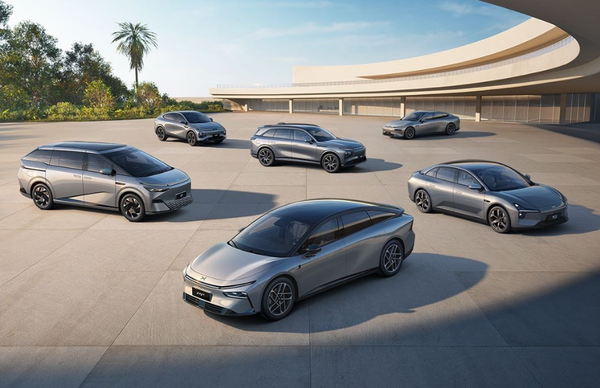 小鹏汽车 上周新势力品牌销量公布:小米0.71万 鸿蒙0.89万