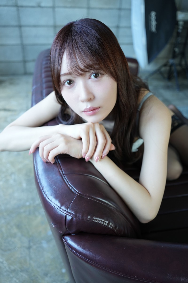 参加AVWAY注意!请她签名记得索取生写真!