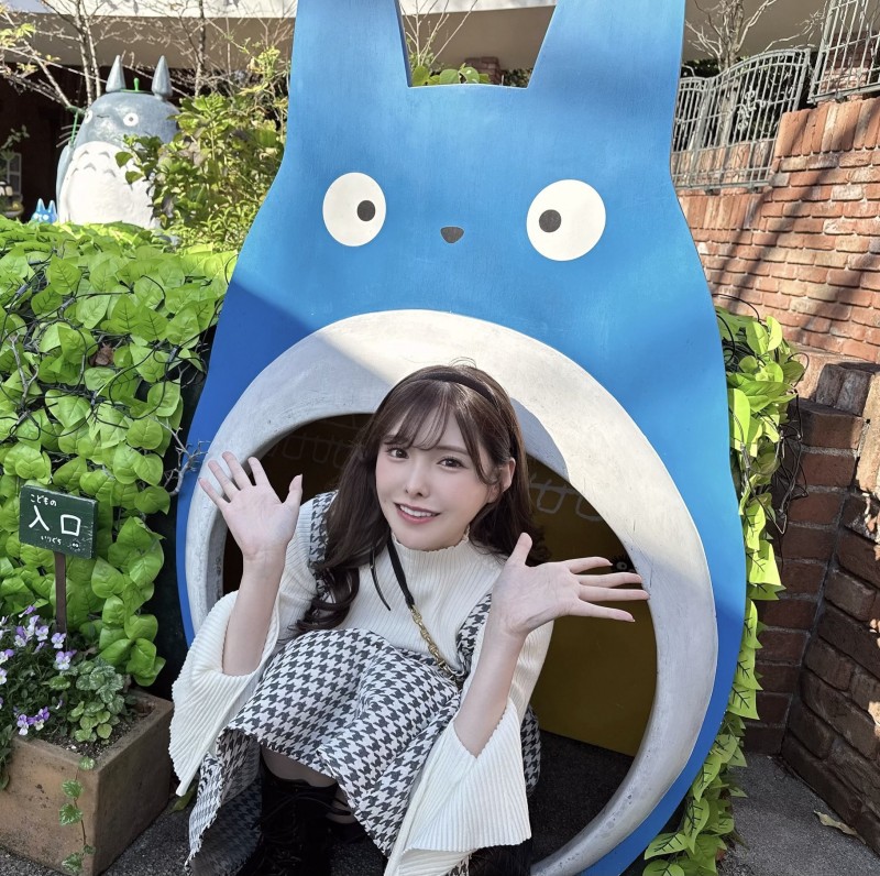 专访AV摄影师:为了一张封面,我要拍那么多照片!