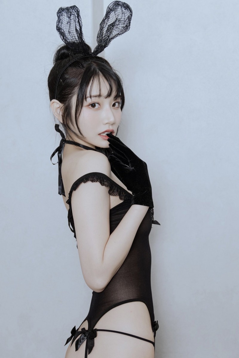 在夏威夷被认出来⋯但河北彩花却有点不开心!