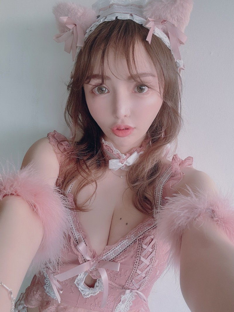 在无码片商加勒比出鲍的那位前惠比寿麝香葡萄成员是?