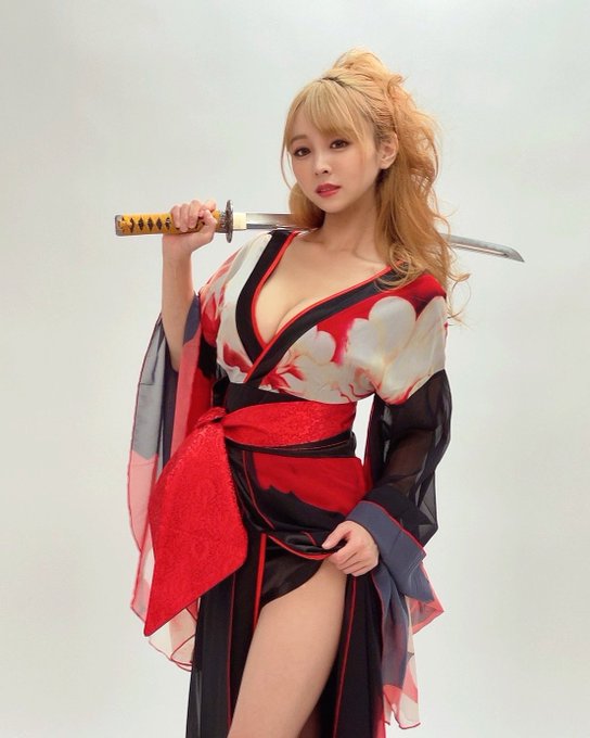 戏剧性(dramatic)爆乳!145公分G罩杯美少女天音真比奈改名「星玛丽亚」转生再出发!