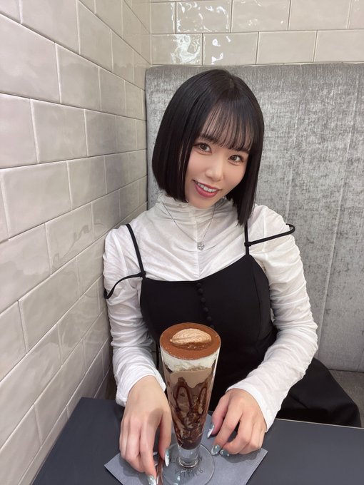 如月里依纱(如月りいさ)出道作品番号及封面,如月里依纱个人简介