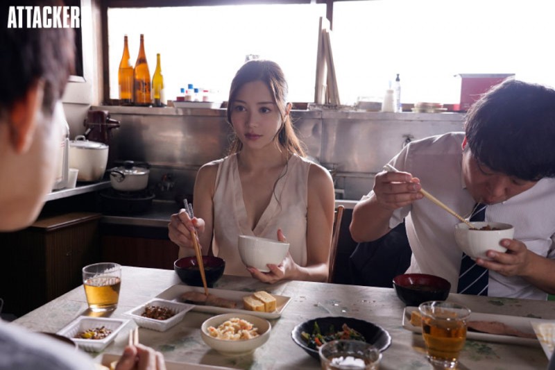 白峰ミウ(白峰美羽)作品ATID-557发布!时隔多年回老家!与美人大嫂汗流浃背做爱!